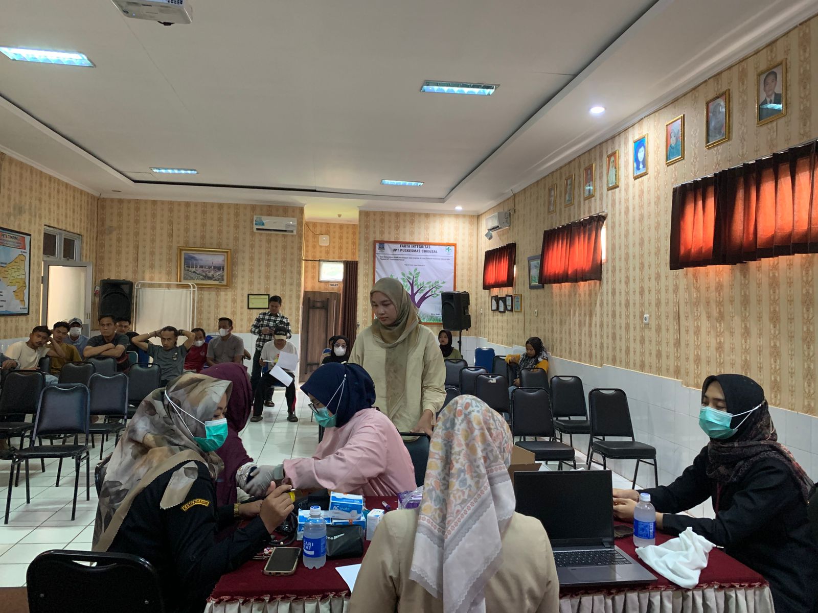 Cek Kesehata Gratis Petugas MBG Desa Sukaratu